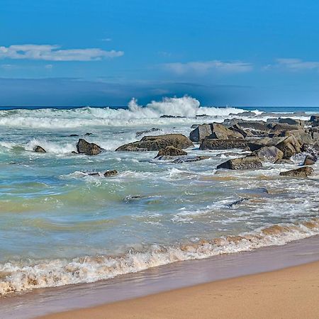 Sands Beach Breaks Luxury Beach Front Балито Екстериор снимка