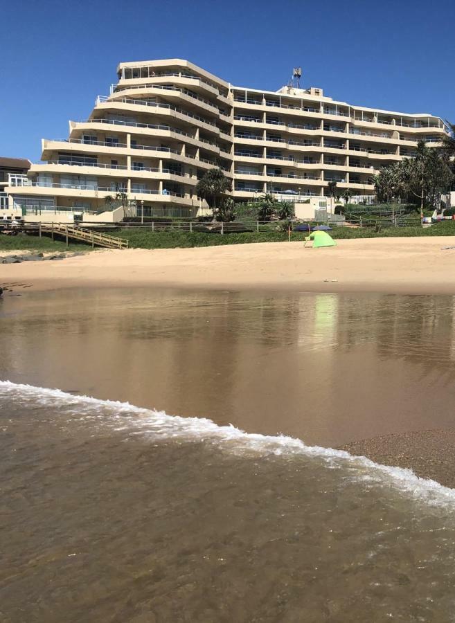 Sands Beach Breaks Luxury Beach Front Балито Екстериор снимка