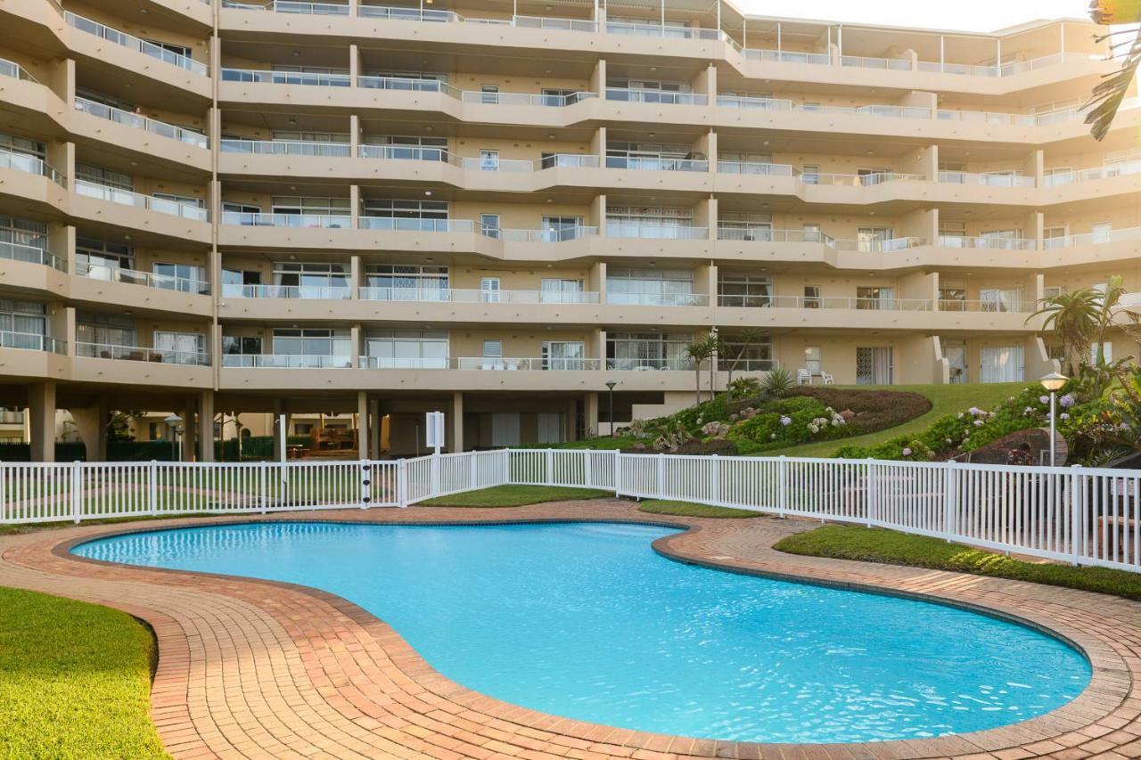 Sands Beach Breaks Luxury Beach Front Балито Екстериор снимка