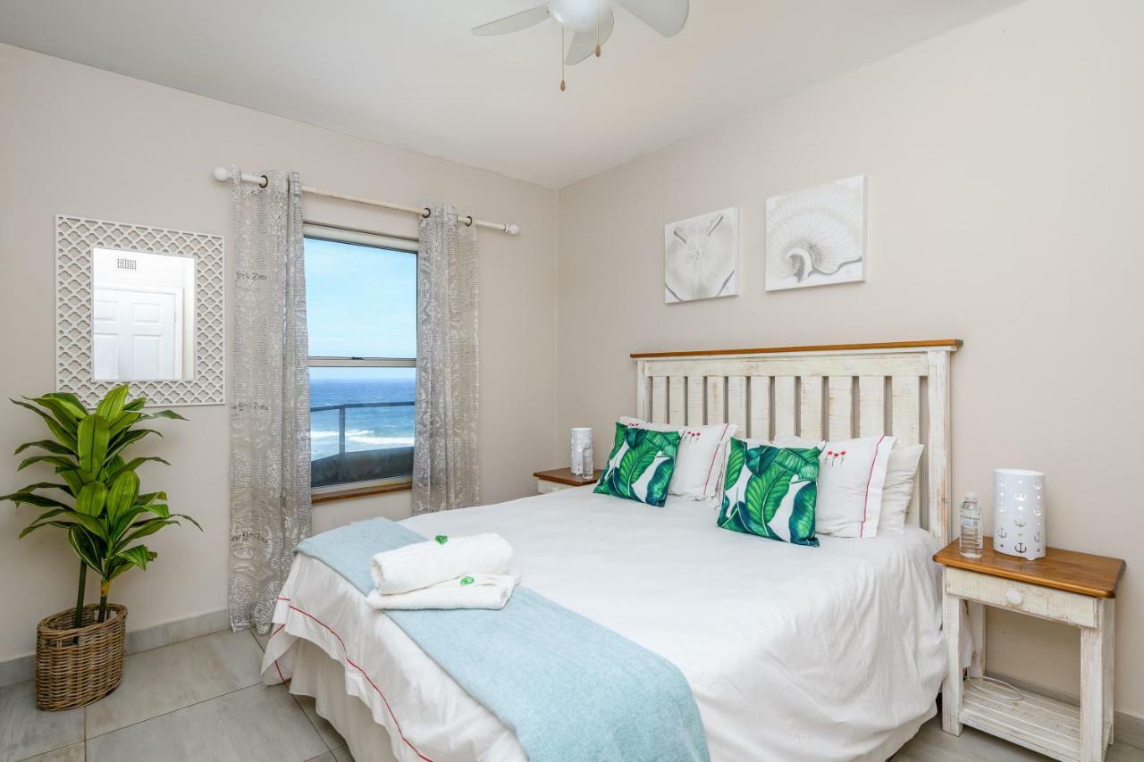 Sands Beach Breaks Luxury Beach Front Балито Екстериор снимка