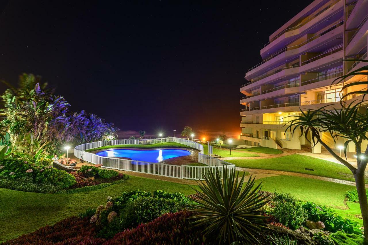Sands Beach Breaks Luxury Beach Front Балито Екстериор снимка