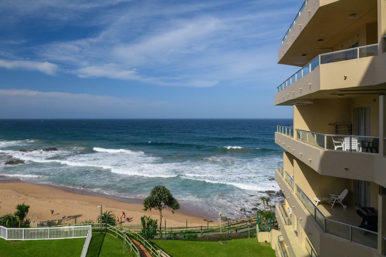 Sands Beach Breaks Luxury Beach Front Балито Екстериор снимка